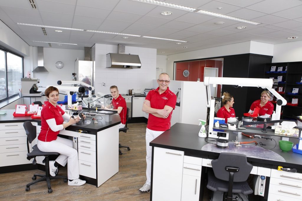 Team in laboratorium